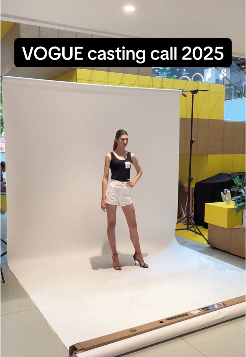 อยากให้โอกาสตัวเองอีกครั้ง หลังจากห่างการประกวดมานานกว่า 6 ปี ยังคงรักและสนุกกับสายงานนางแบบอยู่เสมอ ✌🏻🤍 #voguecastingcall2025 #voguethailand #vogue #model #casting #นางแบบ #เดินแบบ #fyp #tiktokพาดู 