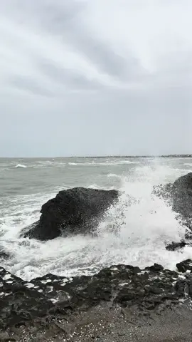 Duy səsimi qəbimin ruhundan..🎶 #azerbaijan #seaside #caspiansea #kesfet #aygunbeyler 