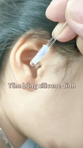 Tăm bông silicone dẻo dính, lấy ra được mảnh nhỏ li ti và mảng lớn từ sâu bên trong #tambong #tambongngoaytai #tambongchobe #tambongdinh #tambongsilicon #tambongxanh #nguataithingoay #laydaytai #xhtiktok 