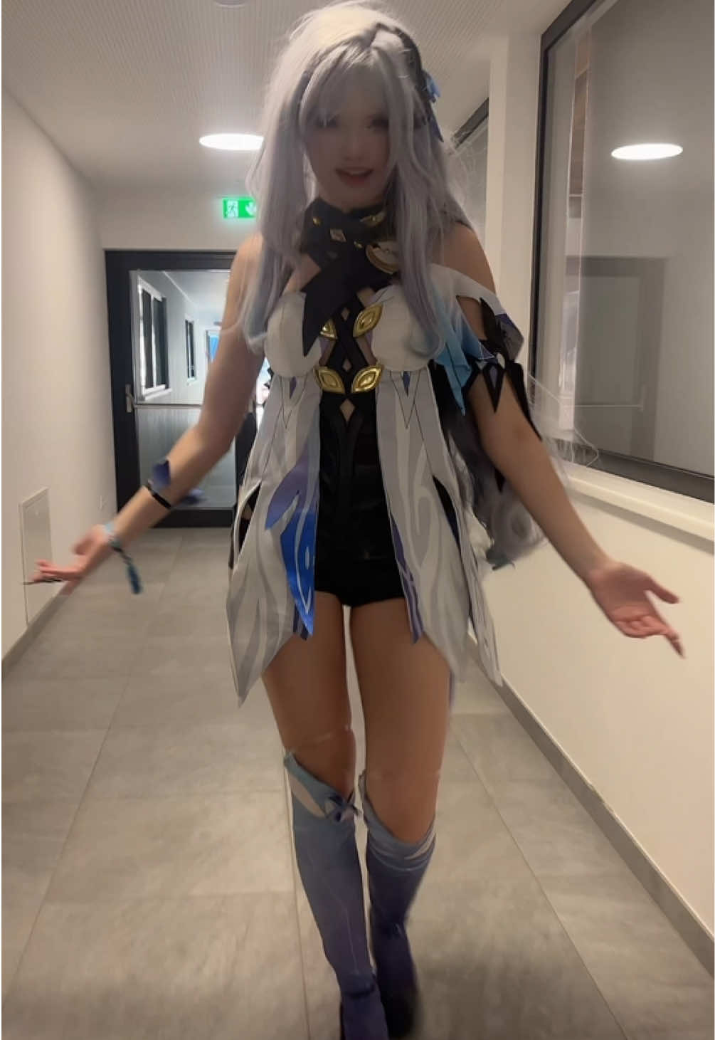 I love huntrix sm omg #skirk #skirkcosplayer #genshin #genshincosplay #cosplay #cosplayfyp #fyp 