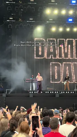 Damiano David sang Born With a Broken Heart at Rock Werchter and left no crumbs ✨ @Damiano David #damianodavid #bornwithabrokenheart #livemusic #rockwerchter 