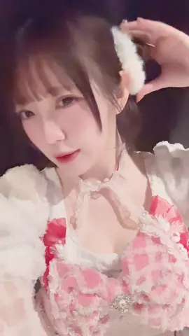 まだ全然通いたての時のやつ。 目見れなくて衣装と会話してたの思い出してやばい。 2025.04.13 お目当て特典 10秒動画 #炎谷莉奈@美容点滴 