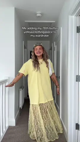 It’s my happy colour 🌼 #OOTD #butteryellow @The Walk In Wardrobe Online 