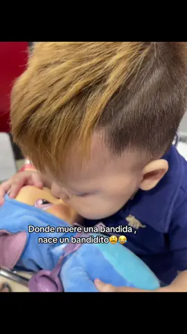 Beso con lengua , nada de picos 😂