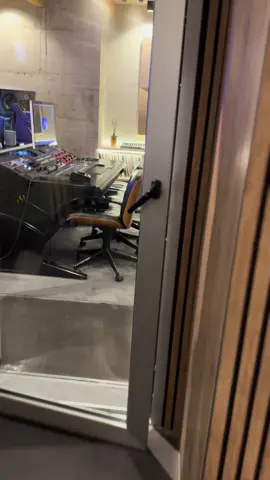 Llevando nuestra cultura latina al mundo parcer@S hoy en Roma 🚨#jaysantos #culturalatina #music #reggaeton #unamas #traplatino #regueton 