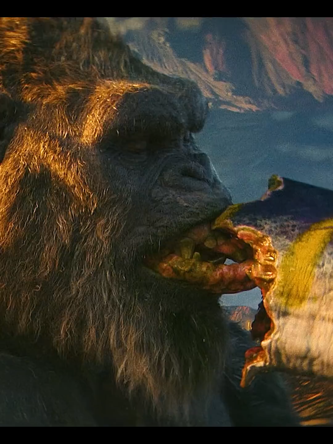 The gorilla shared its food with the little gorilla#shorts #video#motivation#shorts #video #motivation #movie