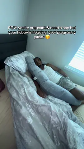 I’m talkin bout TOO COMFORTABLE! #pregnant #pregnantlife #marriedlife #pregnanttiktok #pregnancy #pregnacypillow 