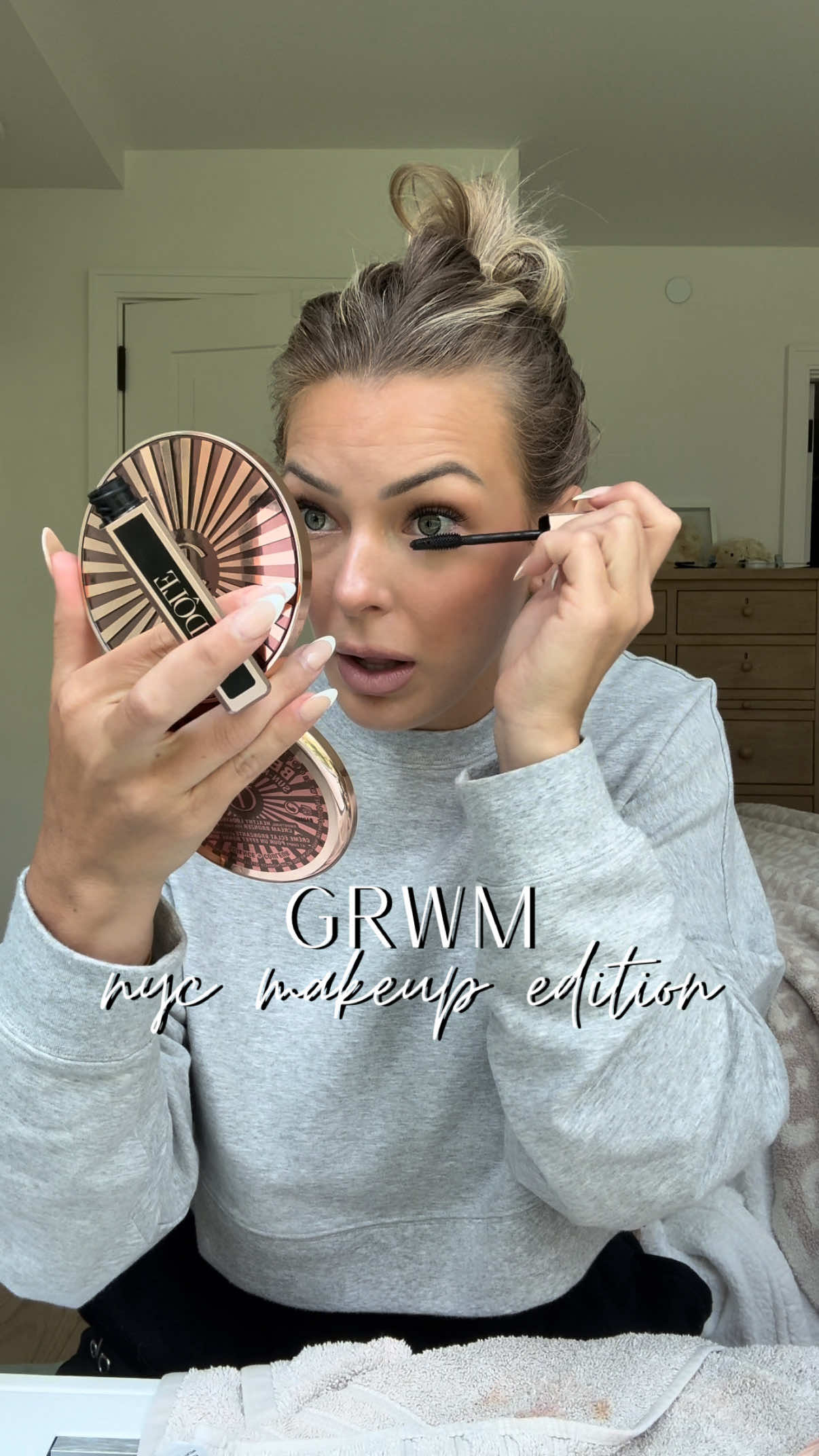 GRWM makeup edition while in NYC 🫶🏼🏙️ . . #grwm #grwmmakeup #grwmreels #Vlog #fyp #reelsofinstagram #ditl #nyc #newyorkcity #dayinthelife 
