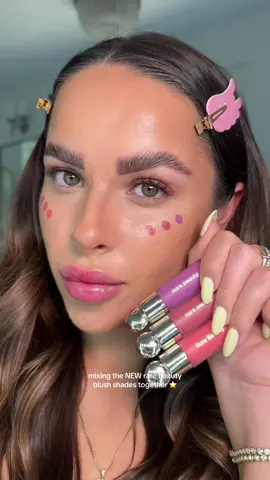 obsessed with the way these shades mixed together 🩷 @Rare Beauty #rarebeauty #rareroutine #blushhack #blushtrend #liquidblush #makeuptutorial #makeuphacks #makeupinspo #blushcombo #makeupideas 