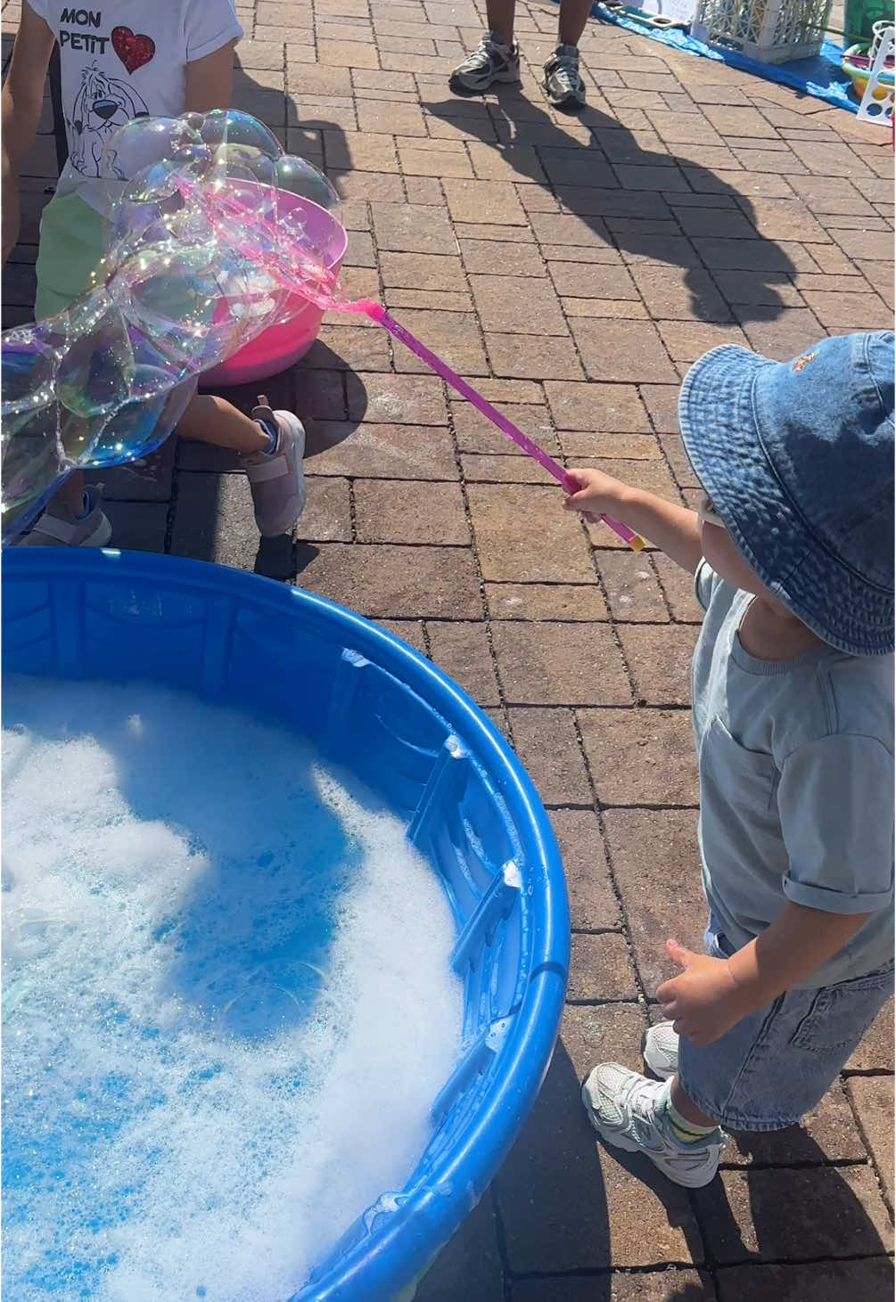#bubbles #outdoorfun #toddlersoftiktok 