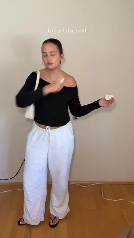 this is my fave lazy girl chic outfit!! It’s comfy and so so cute 🖤🖤#fashion #OOTD #outfitinspo #outfitoftheday #fyp #foryou #foryoupage #outfit @hollister @Princess Polly 