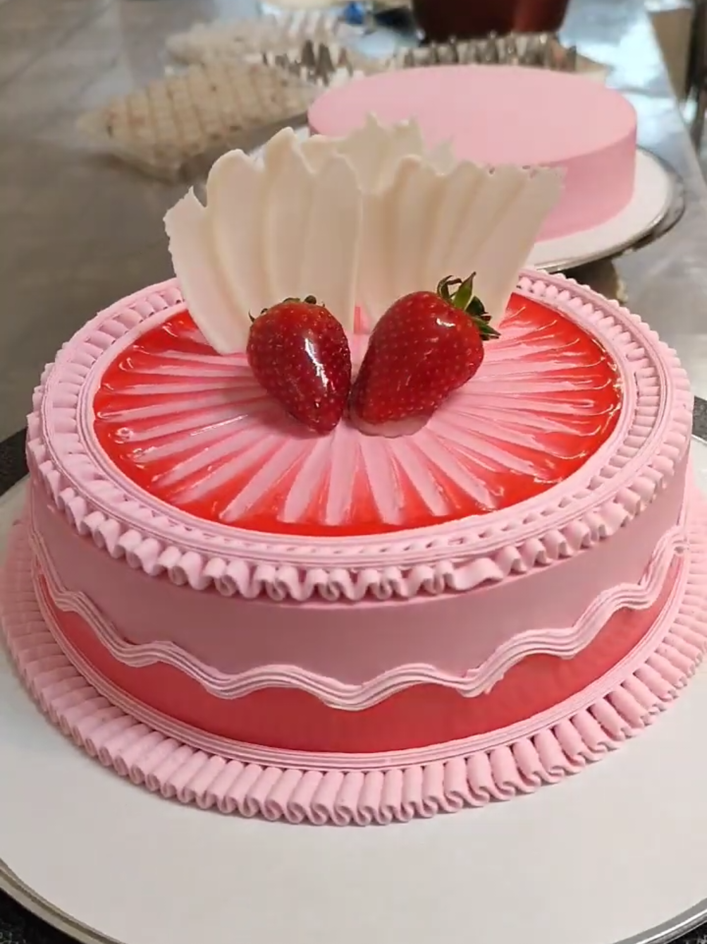 Beautiful Cake Decoration #foryourpage #tiktok #beautifull #yummyfood #cakedecorating #trendingvideo #tiktok 