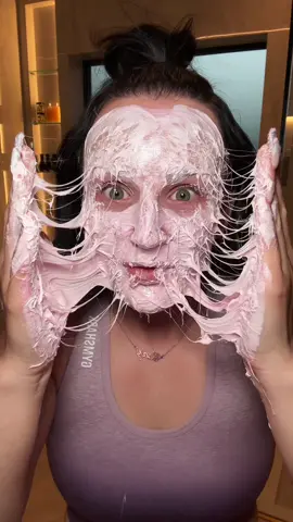 HUBBA BUBBA LITERALLY ON MY FACE LOL #bubblegumcleanser #medicube #kbeauty #koreanskincare 