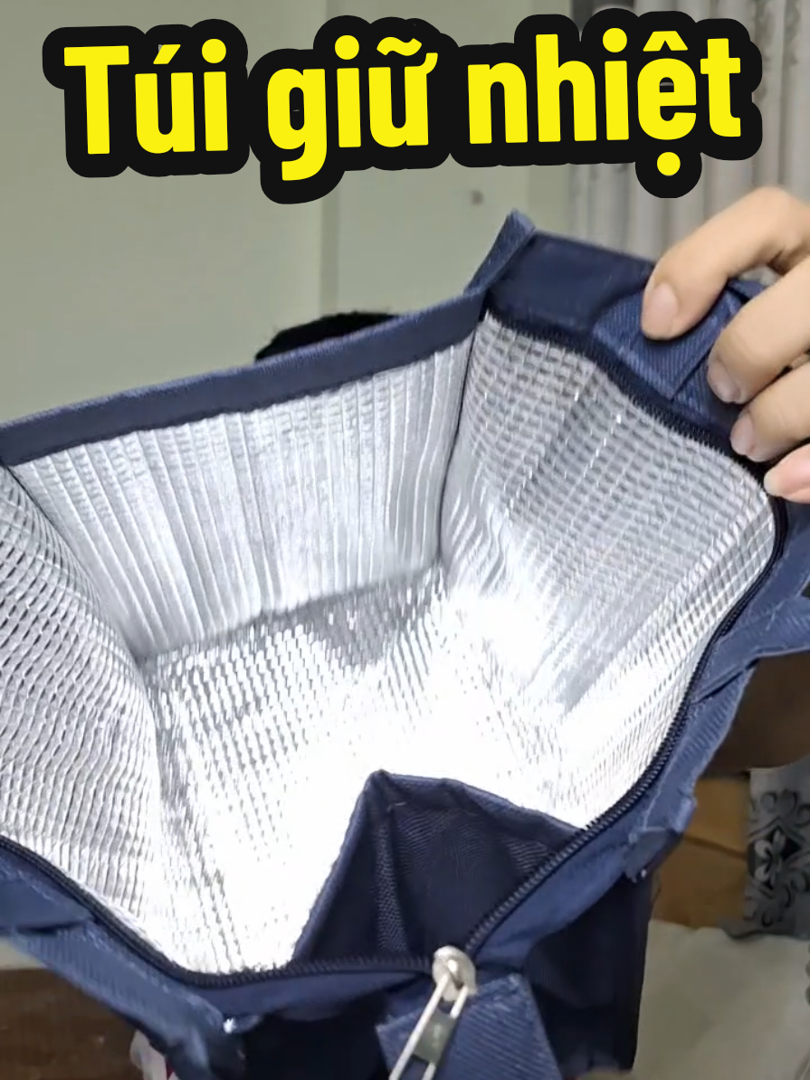 Mang cơm đi làm, đựng thực phẩm giữ ấm>>>Dùng túi giữ nhiệt này. #foryou #tutingiare #tuancan86 #viral #tuixach #tuixachgiunhiet #tuigiunhiet #tui #tienichcuocsong #danvanphong @Tự Tin Giá Rẻ @Tự Tin Giá Rẻ @Tự Tin Giá Rẻ 