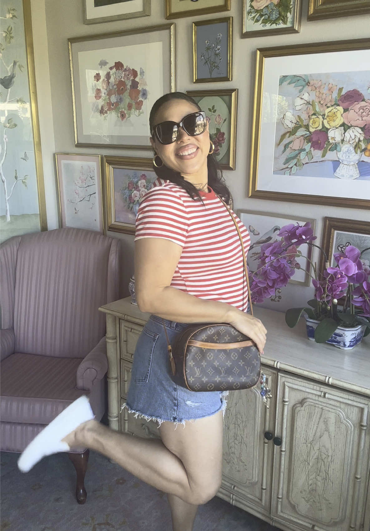 makes me want a hot dog real bad❤️🤍💙 #casualoutfits #basicoutfit #jeanshorts #summeroutfit #midsizestyle #abercrombie #4thofjulyoutfit #abercrombiejeans #weekendootd @abercrombie @Old Navy Official @Rothy’s 