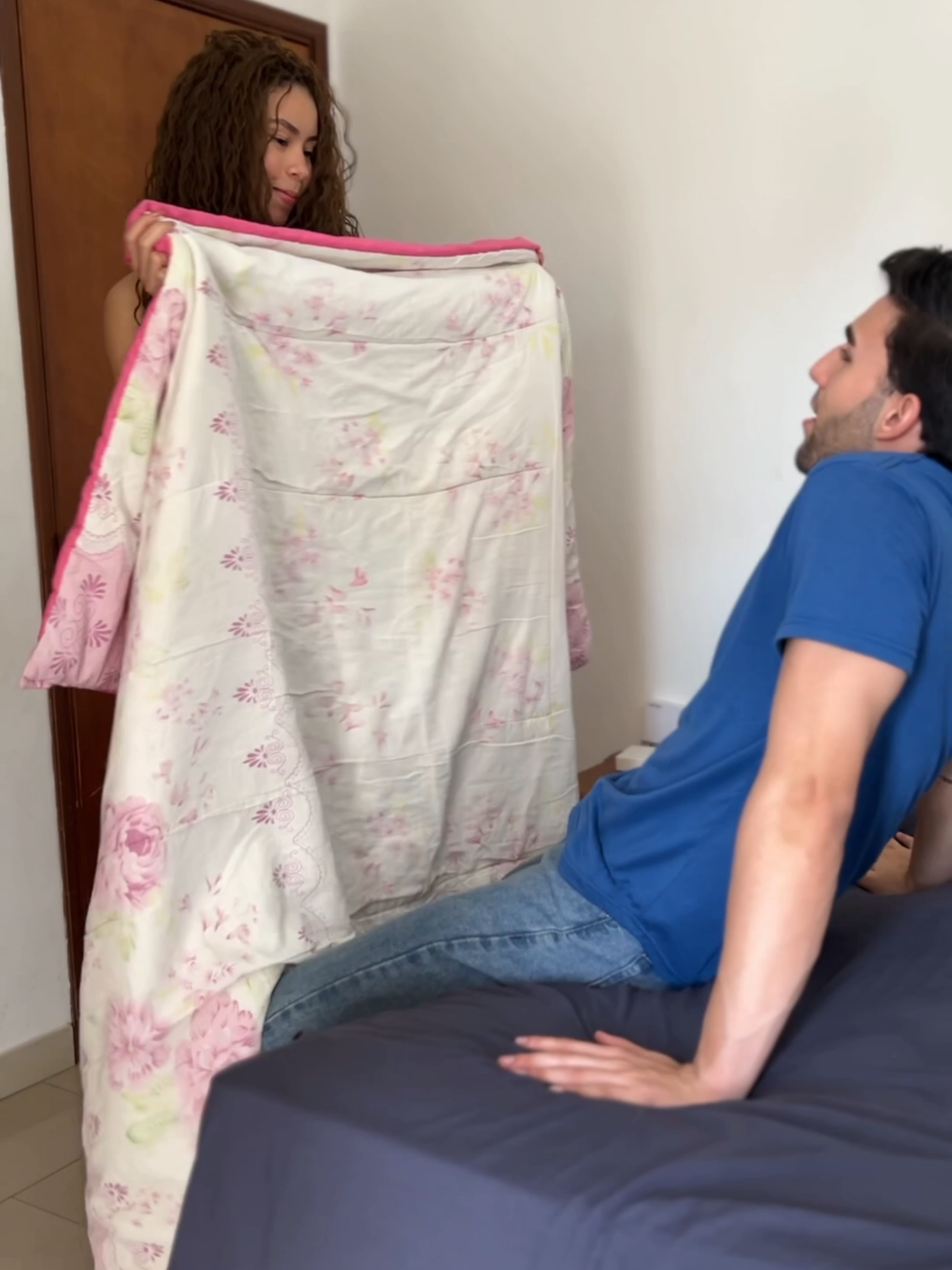 Esposa ocultaba su infidelidad con una sabana l Parte 1 #reflexion #infiel #flypシ #reflexionesdevida #tendencia #viral_video #parati #esposos #flores #hijastra #cumpleaños