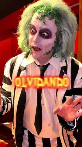 El cerebro de Beetlejuice es malo 🧟🧠🤷🏻‍♂️ #beetlejuice #cosplay #humor 
