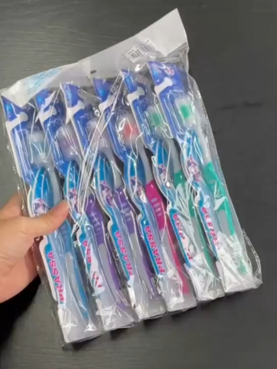 💥 PROMOÇÃO IMPERDÍVEL!  💰 R$17,00 🎁 Kit Pacote 12 Unidades Escova de Dente Média  🛒 COMPRE AGORA MESMO, PELO LINK ABAIXO 👇🏼 https://s.shopee.com.br/1Vnyp20VLm