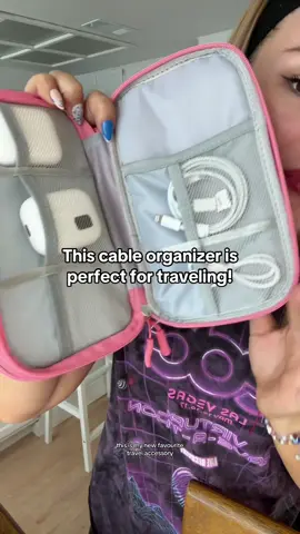 $4 cable organizer perfect for traveling ✈️ #cableorganizer #travelaccessories #travelessentials #iphoneaccessories #carryonessentials #tiktokshopdealsforyoudays #tiktokshopfind 