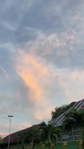 cotton candy  #cottoncandyskies #cottoncandy #langitbelitung #senja #sunsetlover #sunsetbelitung #naturevibes #diindonesiaaja #belitungtimur #belitungpunyacerita #belitungmaps #likeandfollow #fypシ #fyppppppppppppppppppppppp #belitungisland #belitung #jalanjalantraveling 