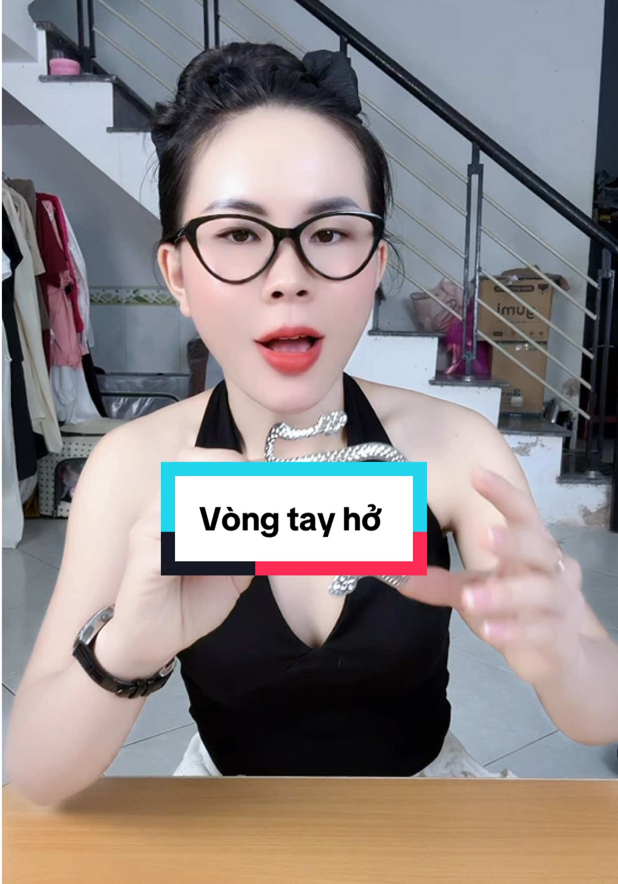 Vòng tay hở hợp kim sang trọng #xuhuong #vongtay #vongtaynu #phukien #lactaynu #shopkimyen61 .