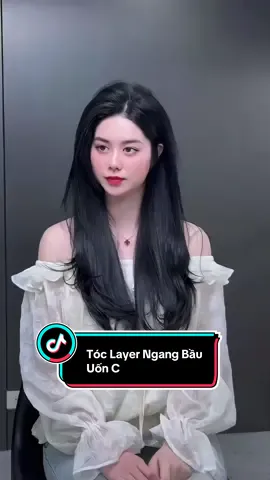 Có phải bạn đang tìm: ❓ Một kiểu tóc khiến gương mặt nhỏ hơn? ❓ Một kiểu tóc dễ chăm, không cần tạo kiểu mỗi sáng? ❓ Một kiểu tóc khiến ai cũng hỏi: “Sao dạo này xinh thế?” 👉 Tất cả có trong: Layer ngang bầu ( Uốn C ) #KhuongMinhHair #SalonHaNoi #layerngangbầu #UonTocDep #TikTokHairTrend 