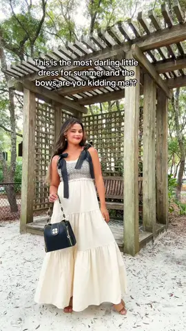 And it’s on flash sale so do your thing! #summerdress #sundress #cutedress #vacationoutfits #vacayootd #coastalstyle #beachoutfit #OOTD 