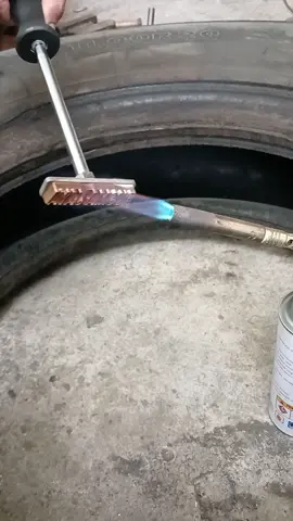 Stamp on tire truck  #stamp #hotstamp #emboss #tire #truck #perusahaan #ban #bantruck #mobil #logistik #ekpedisi #stempelban #stempel #kargo 