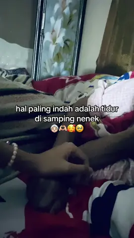 Panjang umur dan sehat” terus yah nek biar kita tetap bisa bersama terus sampai aku sukses biar aku bisa membalas jasa nenek selama ini yang gak kan pernah tergantikan 🥹🫶🏻I love you nenek🫶🏻🥰#fypシ #masukbaranda #fyp #abcxyz 