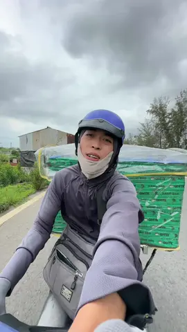 Lương anh 1 tá ba đồng mà cứ bom hàng a miết#xhtiktok #xuhuongshipperbaclieu 