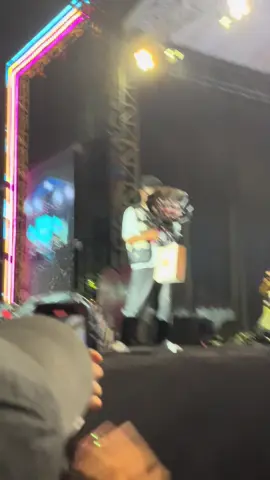 Akhirnya mas bisa makan gipang makanan khas serang banten dari bantennya langsung🫶🏼 @Mas HS @AFTERSHINE OFFICIAL #aftershine #dsocialfest #serangbanten 