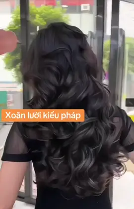 Thích để tóc đen, thích kiểu bồng bềnh mà sợ đứng tuổi , thì thử ngay kiểu này nhé nàng. #chanhair #LearnOnTikTok #uốntoc #viral #uốnxoănlườipháp #xuhuong #tocdepsaigon #fyp #xoănlười 