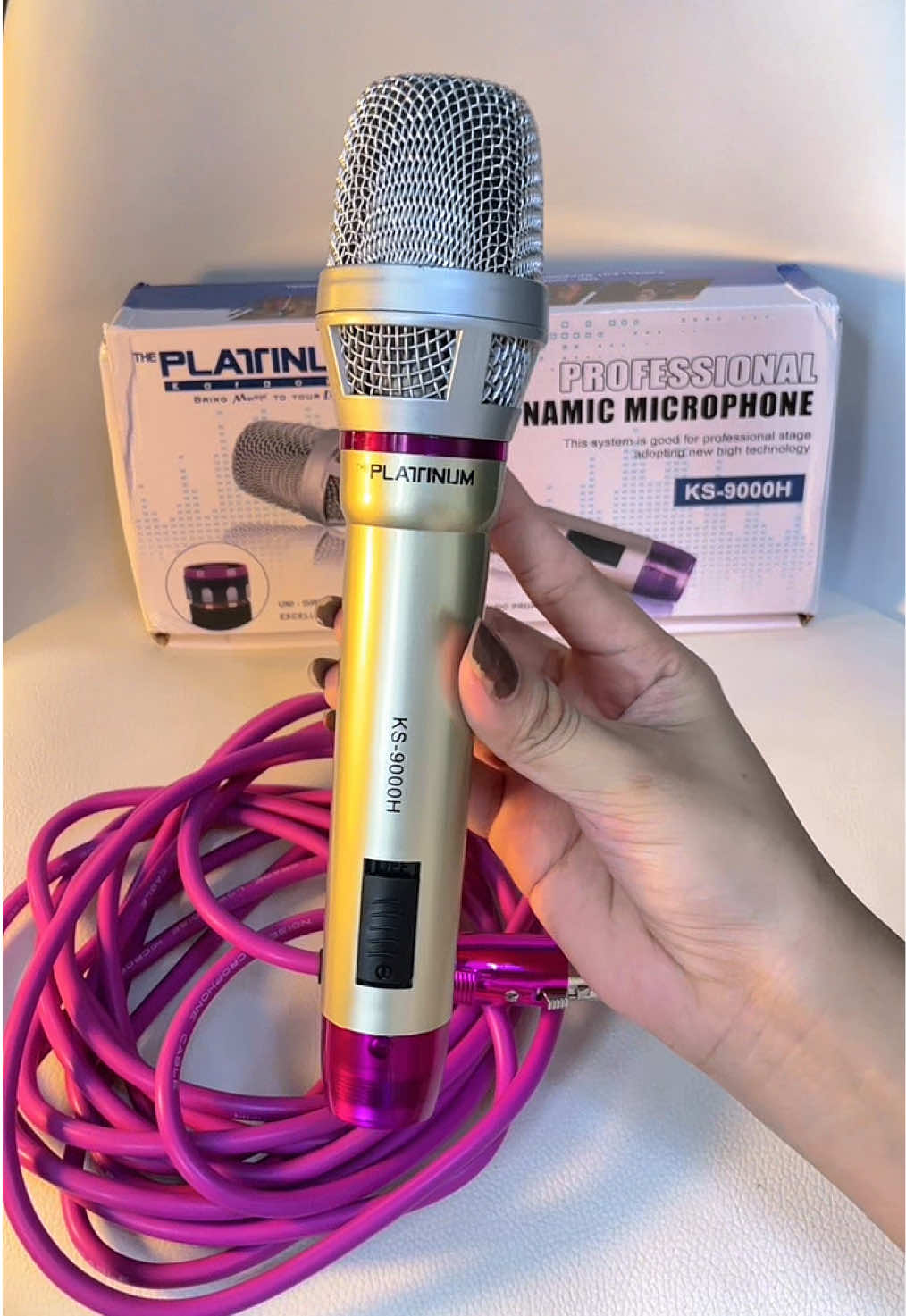 Hindi ka magsisi kapag itong mic binili mo pramise! Ganda ng quality sobra worth it 😭💯 #microphone #mic #platinummicrphonekaraoke #fyp #trending #dynamicmicrophone 