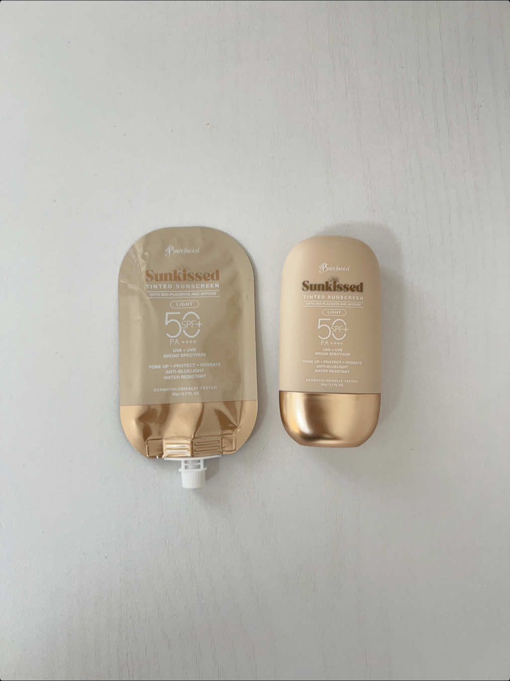 Love this tinted sunscreen soo muchhh!!! @The Simply HUE Corporation 🤎  #barefaced #barefacedtintedsunscreen #tintedsunscreen #sunscreenviral #sunscreenreview #makeup #makeuplook #everydaylook 