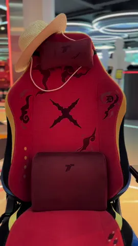 Raih impianmu dari Kursi Sang Raja Bajak Laut! ⚓️🧢 Duduk di TTRacing Maxx Luffy Edition dan rasakan kekuatan Topi Jerami mengalir dalam setiap petualangan gamingmu! #ttracing #kursi #gaming #manga #onepiece #anime 