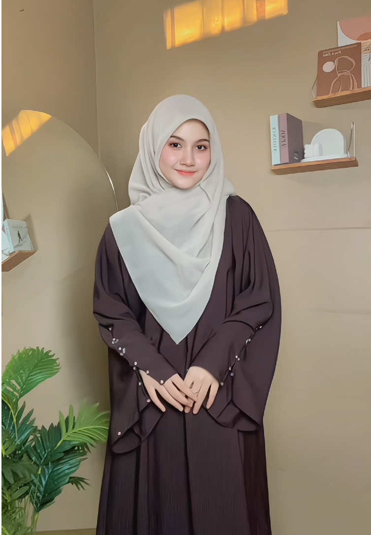 Membalas @Fitriaafach ini yaa abaya nya simple tapi looknya mewah,cocok buat acara formal maupun casual,tinggal di mix and match aja 🫶🏻✨#abayastyle #abayagirls #abayafashion 