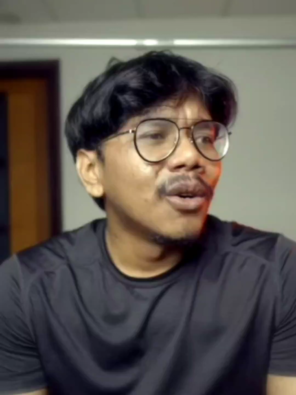 Permintaan Dan Penawaran⁉️ ____________________________ Disini bang Ferry Irwandi membahas salah satu fundamental ekonomi secara sederhana yaitu tentang hukum Permintaan Dan Penawaran  _____________________________ Source: Ferry Irwandi on YouTube  #malakaproject #malaka #ferryirwandi 