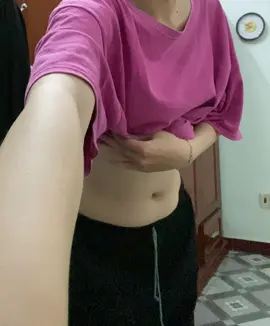 Ngày 28: Mấy bà có bị kiểu mà ăn xong 1 bữa (dù ăn ít hay nhiều) là bụng phình lên, ăn full 1k4 calo là như bầu 5th nhưng sang hôm sau bụng xẹp lại như bình thường #giamcan #30ngay #emiwong #paufit #flop #flop #flop 