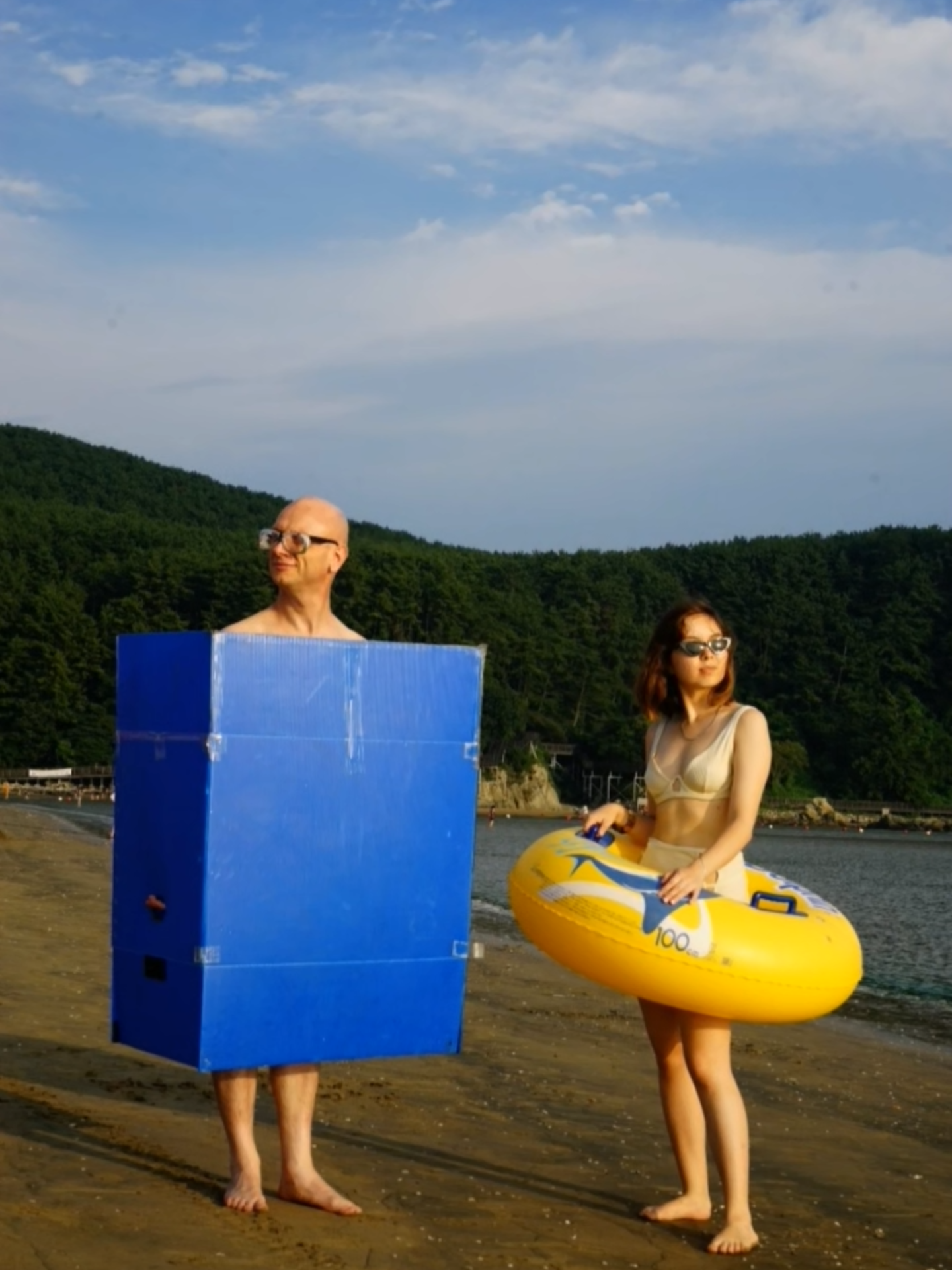 #performance by #patrickjambon aka #turbojambon at Openarts Project, #dadepobeach #busan #southkorea #2019 pictures by Sung Baek.