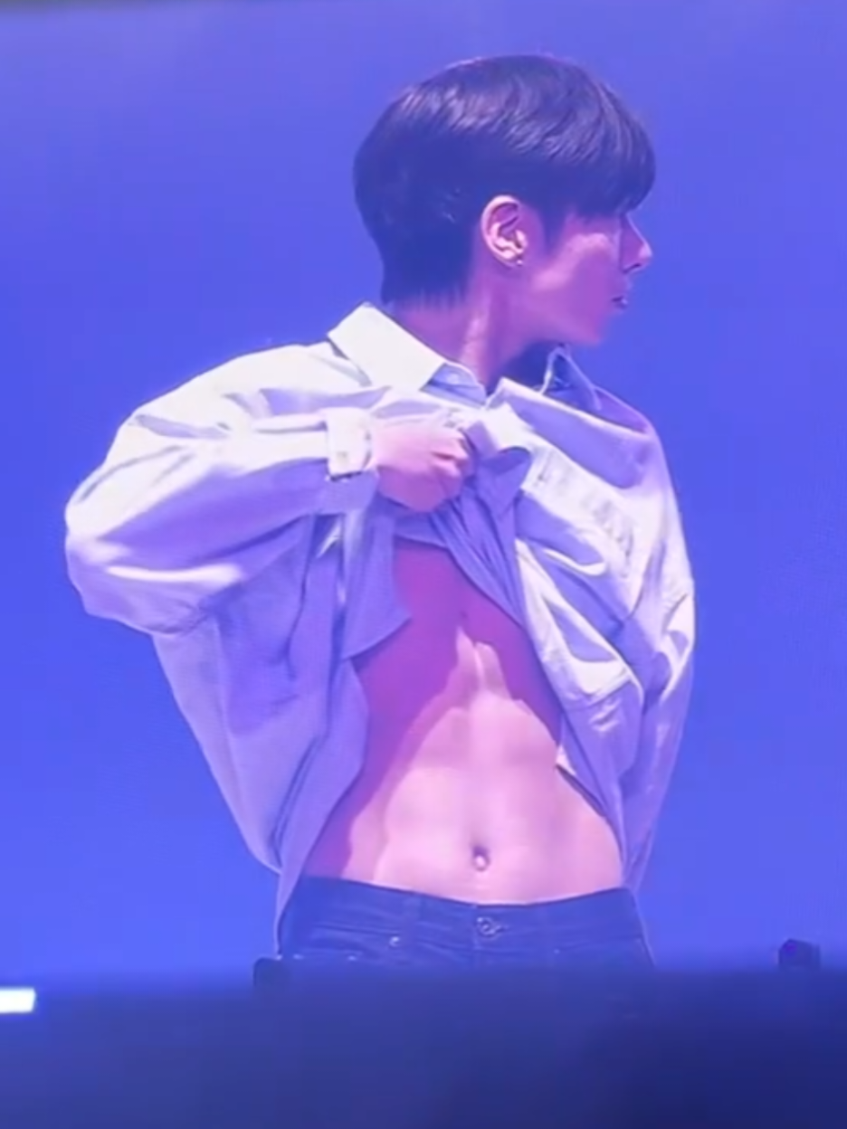 yaaaa Kang Taehyun 🫵 stop goda²😭, tpi gpp, sering² yaaa😋 #Taehyun  #taehyunabs #taehyunedit #txt #txtedit #fyp #foryou 