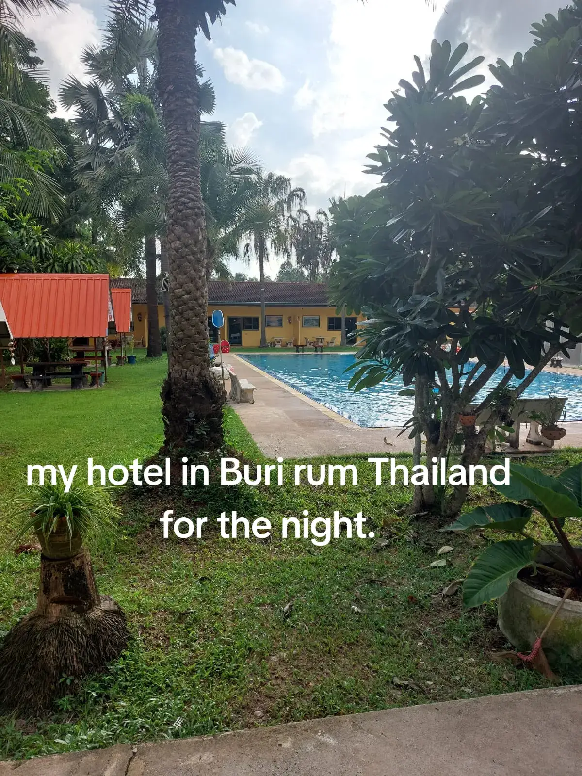 back in Buri rum Thailand for 3 days. staying here tonight and another hotel tomorrow 👍