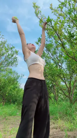 Từ cây Cam hái ra 1 quả ổi 😆#viral 