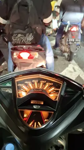 Vidio Mentahan Edisi Surabaya Bolo..  Gawe Prank Koncomu wkwkwk.. #vidio #mentahan #mentahanvideo #mio #yamaha #surabaya #surabayahitz #surabaya24jam #citylight #citylightvibes 