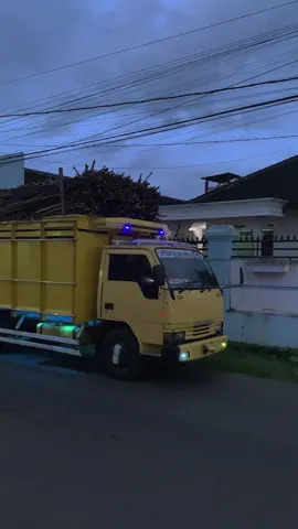 satndart usung usung😝🤙 #fypage #tebumalang #komunitastruckmalang #4u #bukankelasberat #trukmaniaindonesia #fypシ゚ #ragasamania #fypシ゚viral 