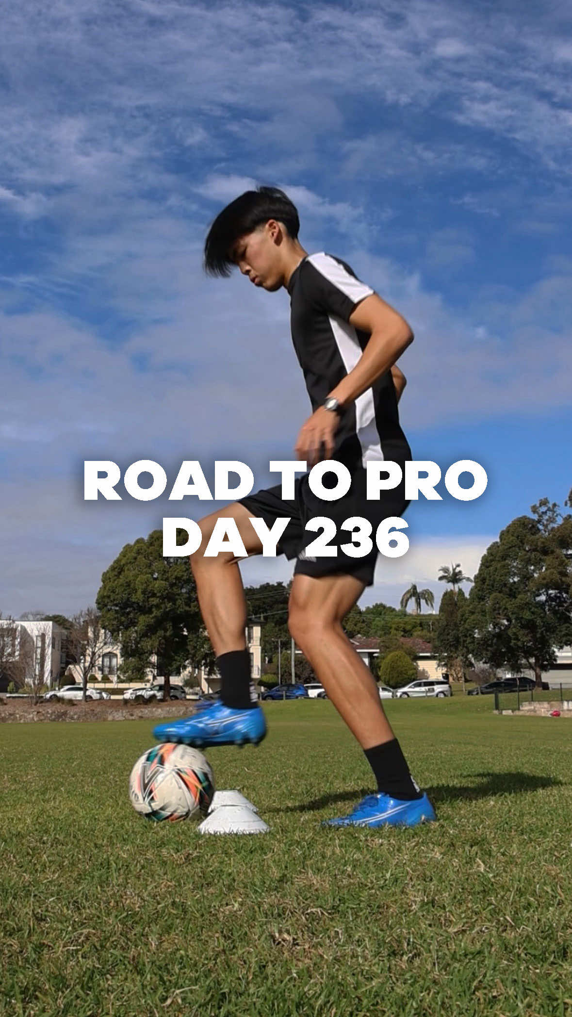 DAY 236 | Road to Pro ⚽️ 🇦🇺 Today's training featured a 60 min on-field light session focused on ball mastery & ball dribbling. In the gym, I focused on football specific upper body exercises to improve strength and stability. Total time trained: ⚽️ 60 minutes 🏋️ 60 minutes #fyp #foryou #football #Soccer #day236 #roadtopro #footballtraining #soccertraining 