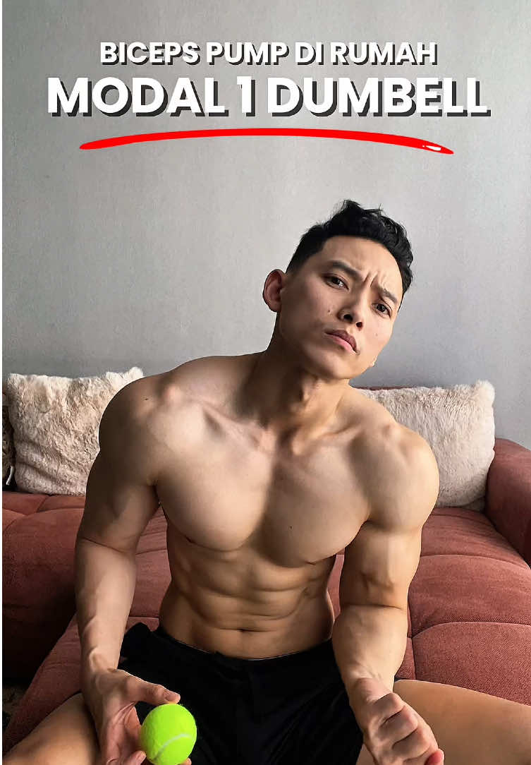⚠️Cuma 1 Dumbbell⁉️ Tapi Biceps Lo Bisa Meledak💥💪 (Save & Cobain latihan ini!) 💡Latihan Biceps Gak Harus Ribet! Cuma punya 1 dumbbell di rumah atau gym lagi penuh? Tenang! cuma 4 gerakan ini cukup buat bikin tangan lo berasa 'terbakar'! 🔥 Coba 1 set circuit ini : 1️⃣ 10x Biceps Curl – Fokus ke form, jaga kontrol naik-turun 2️⃣ 10x Hammer Curl – Target brachialis & brachioradialis, bikin tangan keliatan lebih tebal 3️⃣ 8x Concentration Curl – Gerakan lambat & terkontrol, biar short head biceps kerja maksimal 4️⃣ Max Reps Drag Curl – Sampai failure! Bikin blood flow ke biceps makin gila! ➡️ Tips: • Lakukan 3–4 set circuit ini • Istirahat 60–90 detik antar set • Jangan buru-buru — teknik lebih penting dari beratnya dumbbell! 🎯 Target utama : Biceps peak, thickness, dan full pump! Cocok buat pemula & yang udah intermediate! Follow untuk tips fitness & workout lainnya #Fitness #fitnesstips #gym #gymtips #bicepsworkout #biceps 