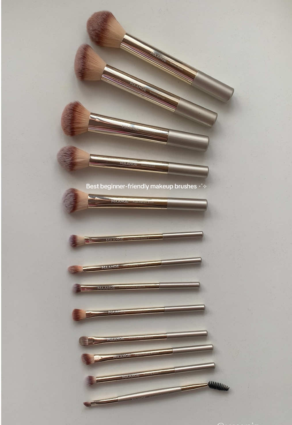Ang ganda talaga ng brush set ng maange!! kala mo mamahaling makeup brushes 😩🎀 #makeupbrushes #makeupbrush #makeupbrushset #kabukibrush #powderbrush #eyeshadowbrushes #bestmakeupbrushes #maangebrush #maangebrushset #maangetools #makeuptools #beginnerfriendlymakeup #beginnerfriendlybrush #tiktokhaul #tiktokfinds #tiktokbudol #musthave #bestpurchase #fyp #foryou #fypage #foryoupage 