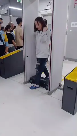 việc nhẹ lương Cao làm đây chứ đâu nữa😂😂 .. ai trải qua công nhân mới hiểu cảnh này#honghaiquangchau 