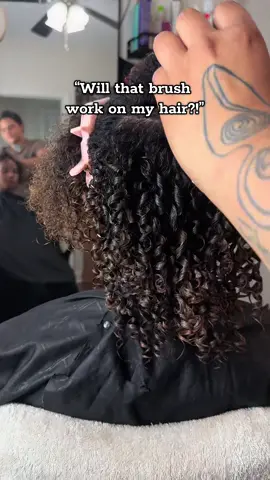 Don’t know it till you try it!  #curlbrush #4ahair #curldefinition #curlyhairroutine 