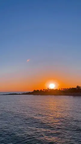 sun raha hai na tu female version! Bollywood movie song! #fyp #foru #foruyou #following #trending viral_video #viraltiktokvideo #trrending #song #songlover #oldsong #livachowdhury1  #travel #turkey🇹🇷 #antalya #sunsets 